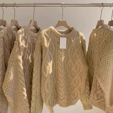 Kate | Dames Gebreide Trui – Off-White Kabelpatroon, Losvallend & Warm