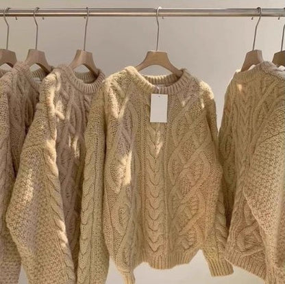 Kate | Dames Gebreide Trui – Off-White Kabelpatroon, Losvallend & Warm