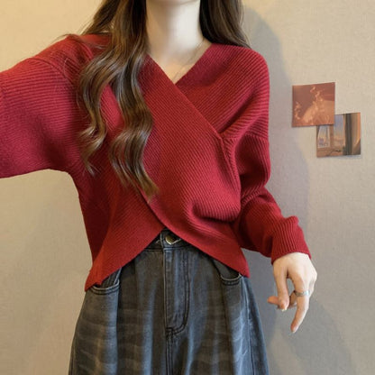 Zarina | Franse Vintage Gebreide Trui – Kruis V-hals, Kort & Asymmetrisch